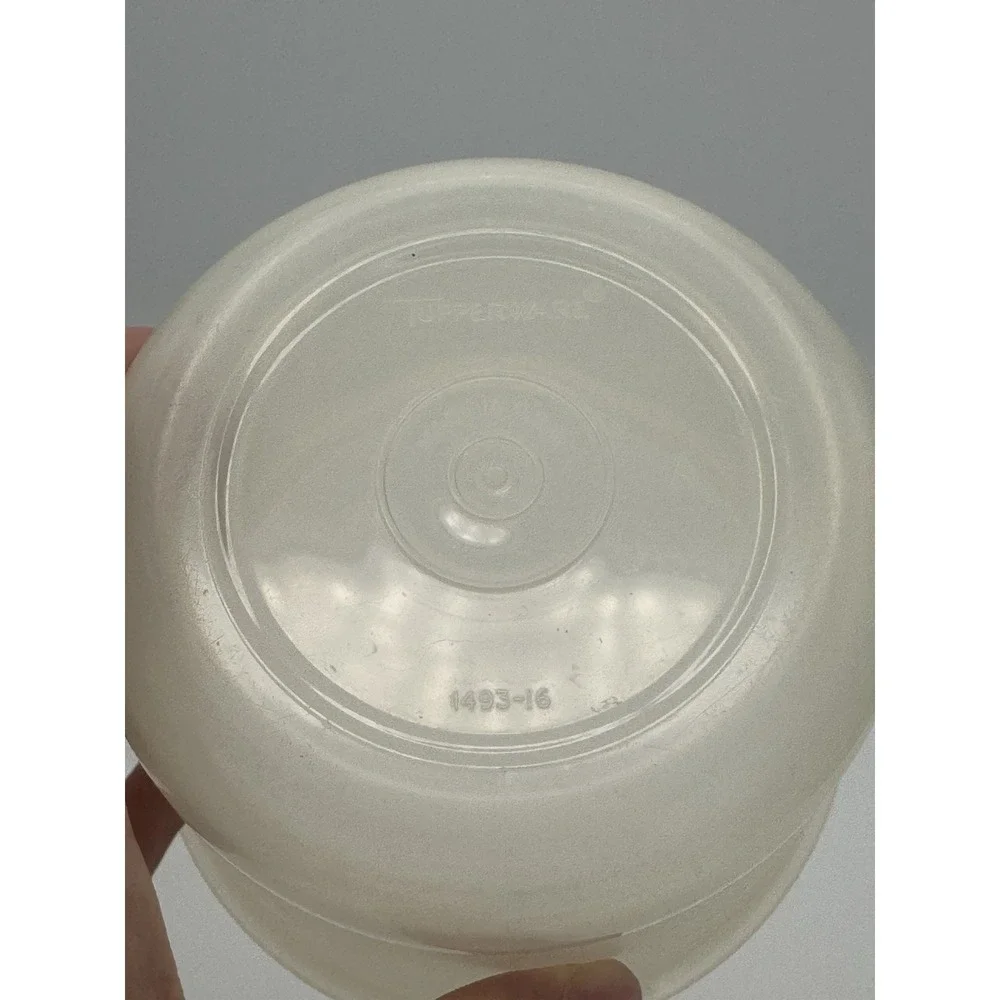 Vtg 16oz. Tupperware Citrus Juicer Top 409-7 & Measuring Container Bottom 1493-6